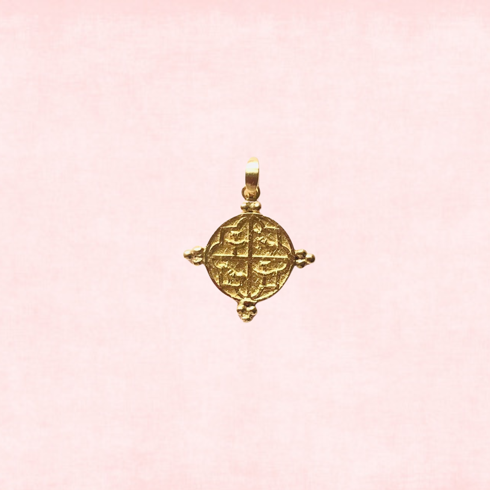 Daro pendant